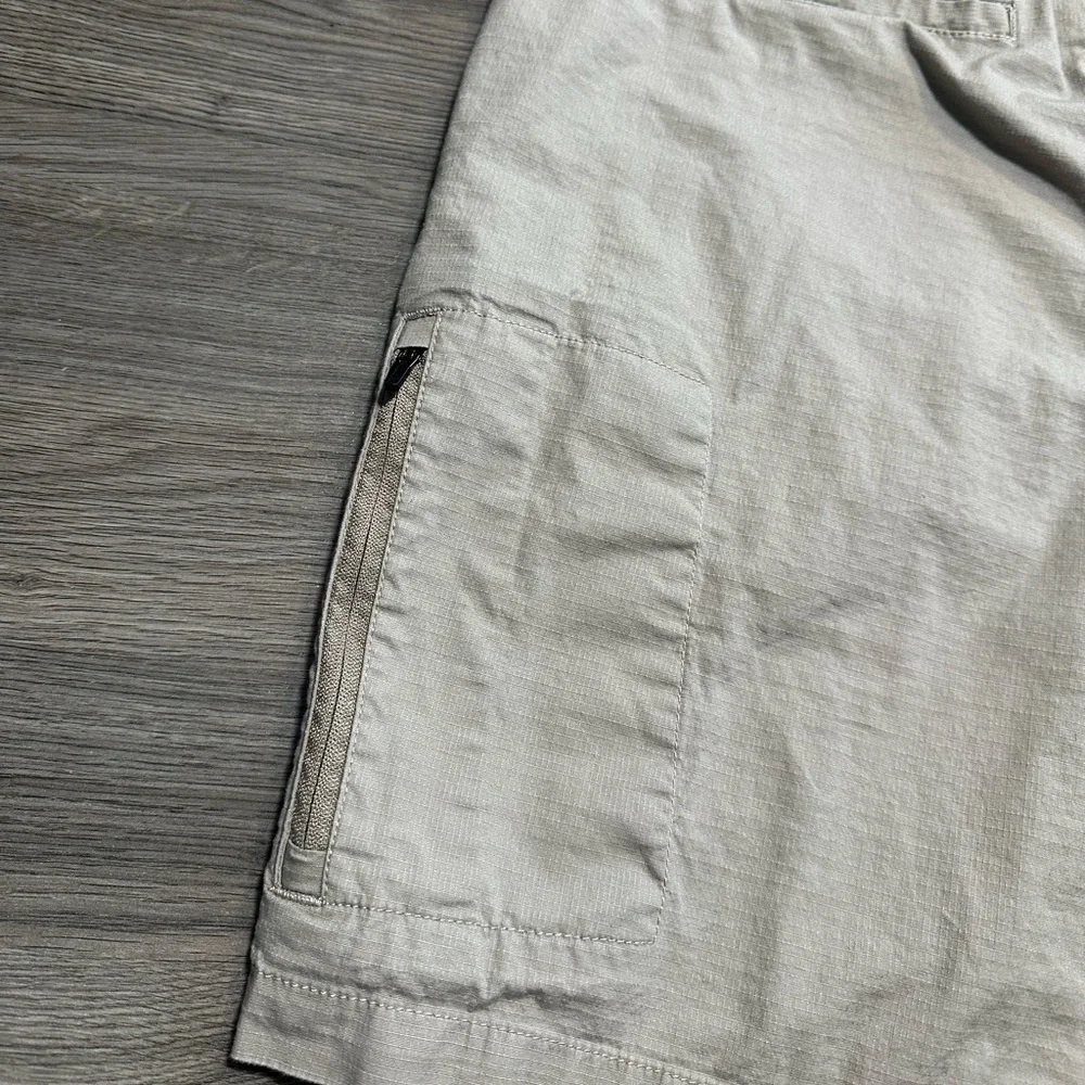 Vuori Ripstop Shorts Mens Large V370 8” Inseam Hiking 36x8 Beige Pockets - Picture 7 of 8